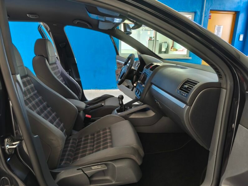 Volkswagen Golf GTI V