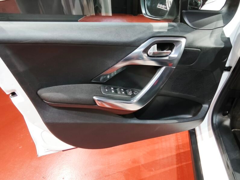 PEUGEOT 2008 1.6 HDI año 2015