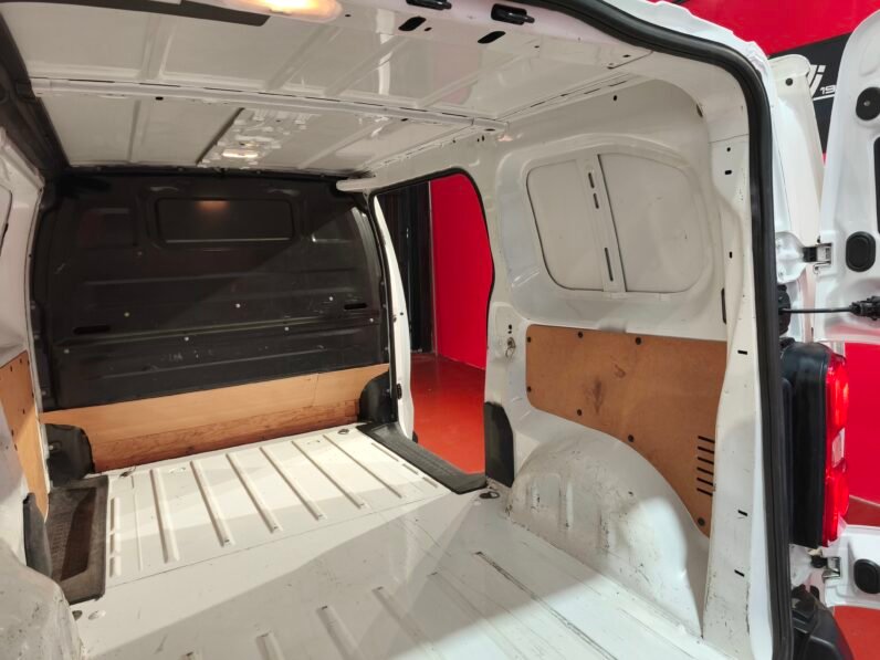 Peugeot Expert 2.0 HDI 120cv año 2016