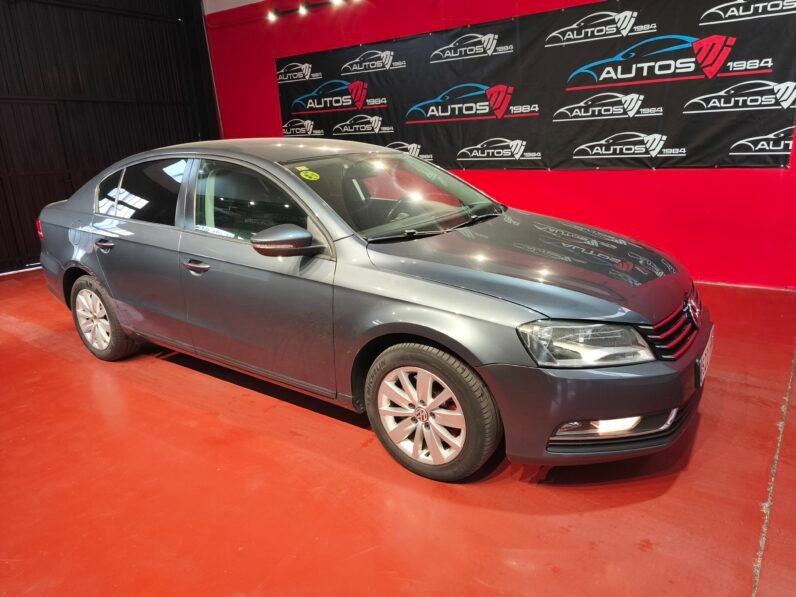 Volkswagen Passat 1.6 TDI 105cv Año 2012