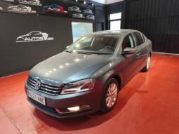 Volkswagen Passat 1.6 TDI 105cv Año 2012