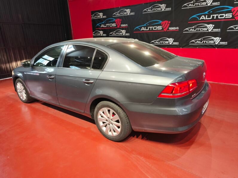 Volkswagen Passat 1.6 TDI 105cv Año 2012
