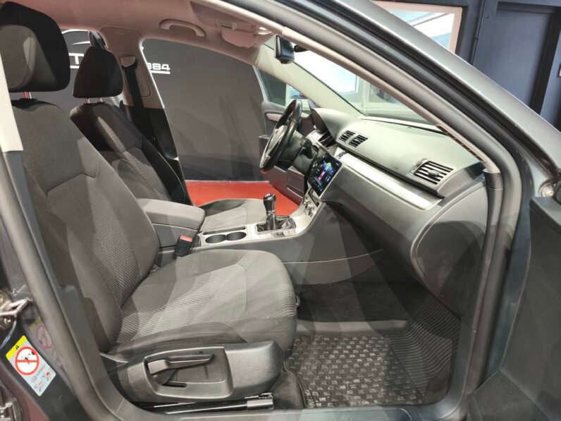 Volkswagen Passat 1.6 TDI 105cv Año 2012