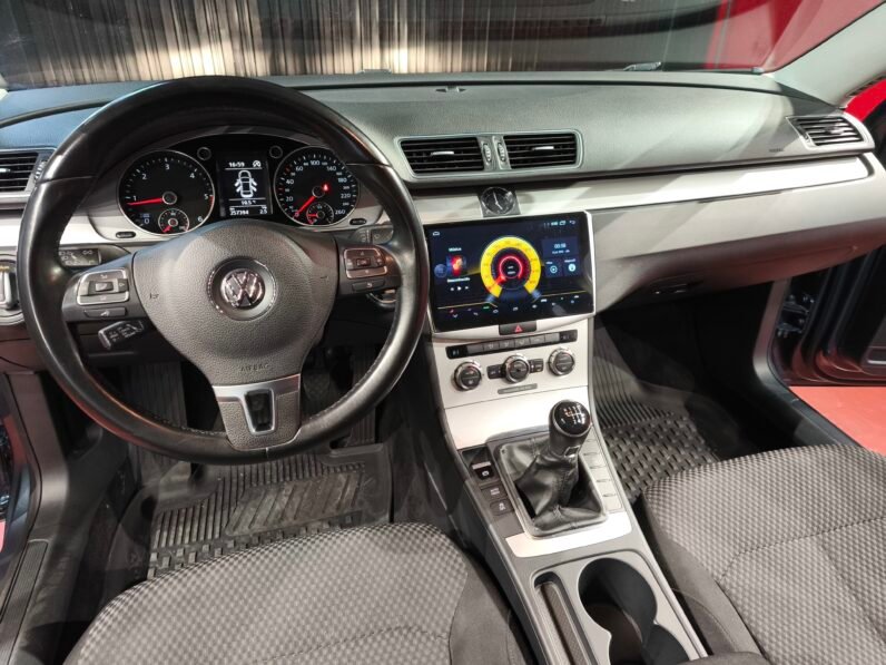 Volkswagen Passat 1.6 TDI 105cv Año 2012