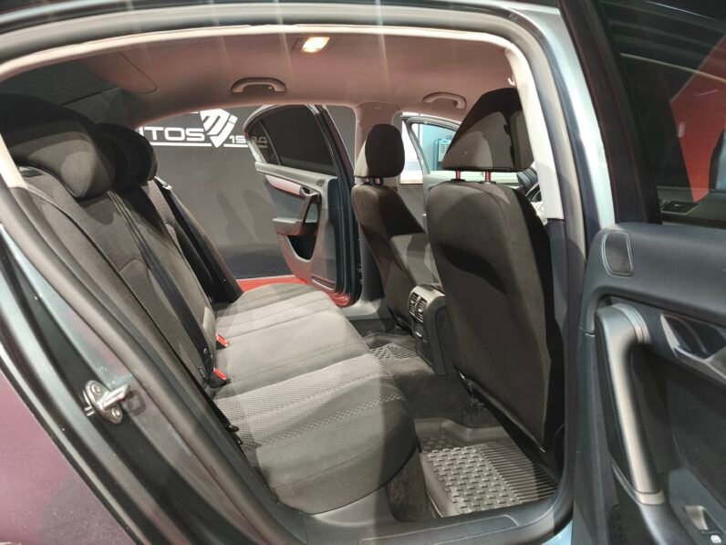 Volkswagen Passat 1.6 TDI 105cv Año 2012