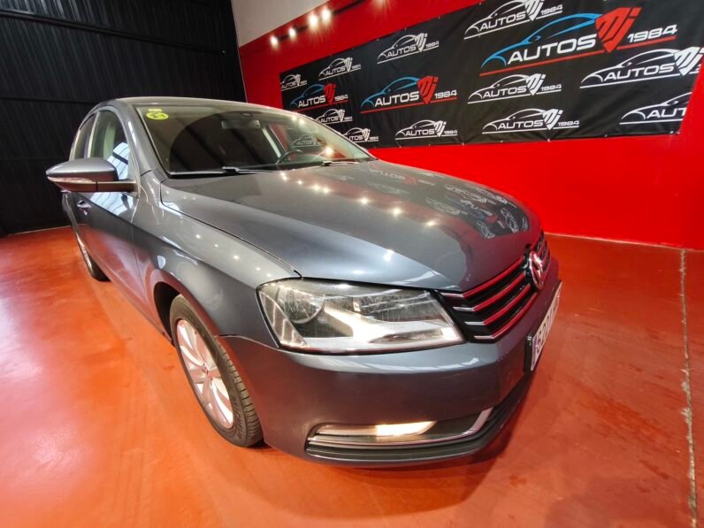 Volkswagen Passat 1.6 TDI 105cv Año 2012